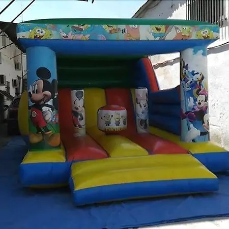 בית הארחה Cafe Casa Manolo 2*